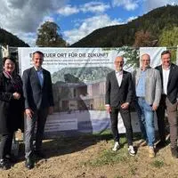 v.l.: Landtagsabgeordnete und Bgm. von Geistthal-Södingberg Klaudia Stroißnig, Bildungslandesrat Stefan Hermann, Bürgermeister von Maria Lankowitz Bernd Mara mit seinem Vize Christian Niesenbacher, Landtagsabgeordneter und Bärnbachs Bürgermeister Jochen Bocksruker