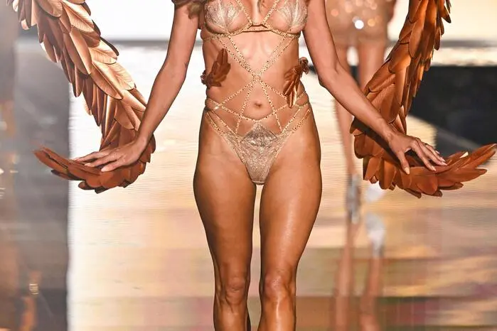 Alessandra Ambrosio 