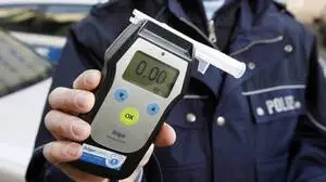 Weit mehr als die 0,0 Promille im Bild erreichte der Mann. Laut Anklage hatte er knapp 1,7 Promille