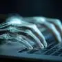 Was bleibt im Netz, wenn ein Mensch stirbt? Fotos, Chats, Konten und Passwörter können für Angehörige zur Belastung werden, wenn der digitale Nachlass nicht geregelt ist