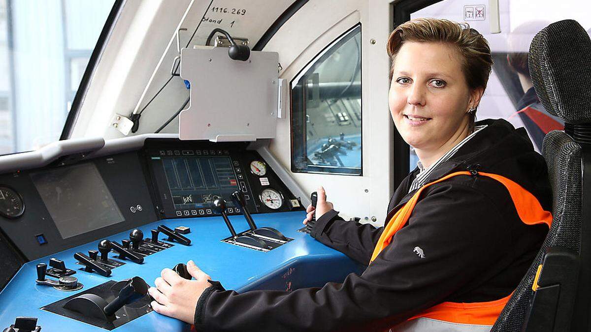 Ein Job mit Aussicht: Die Kärntnerin Gudrun Adlboller ist Lokführerin bei den ÖBB