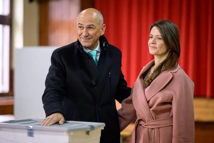 Janez Jansa und seine Frau Urska bei der Stimmabgabe 