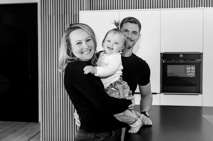 Tamara Tippler mit Freund Oliver und Tochter Mia