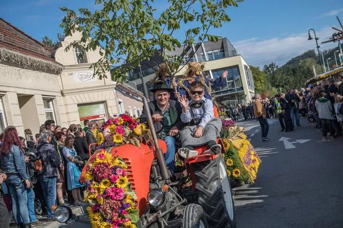 Pünktlich zum ersten Oktober-Wochenende luden am Sonntag in Gamlitz die Weinbaubetriebe und Vereine zum 51. großen Weinlesefest.