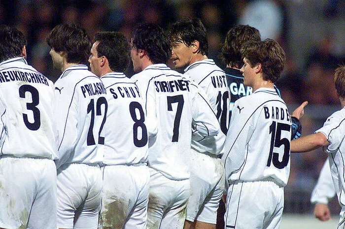 1999/2000 Sturm Graz - als Gruppendritter hinter Manchester United und Olympique Marseille sowie vor Dinamo Zagreb in den UEFA-Cup umgestiegen (2 Siege, 4 Niederlagen)