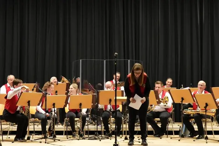 In der zweiten Hälfte des Konzerts wurden zum Großteil Musikstücke von Ernst Mosch gespielt, der dieses Jahr seinen 100. Geburtstag gefeiert hätte.