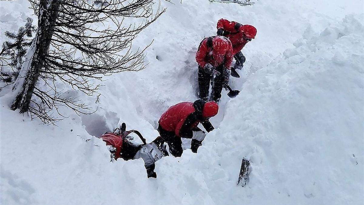 Bei unwirtlichen, aber perfekten Bedingungen übten die Mürzer Bergretter