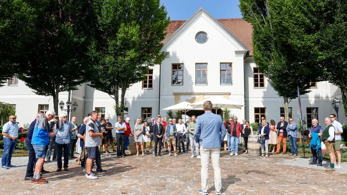 Am 16. Juli 2022 trafen sich Mitglieder des WSV Schladming, Partner und Gäste zur Veranstaltung „Taste the Race“ im Weinschloss Thaller in Großwilfersdorf. 