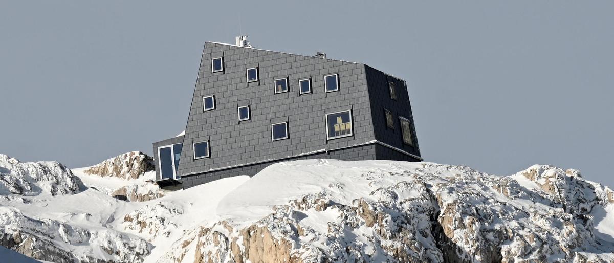 500 bis 600 Personen wandern laut Planai täglich von der Dachstein-Bergstation zur beliebten Seethalerhütte auf 2470 Meter