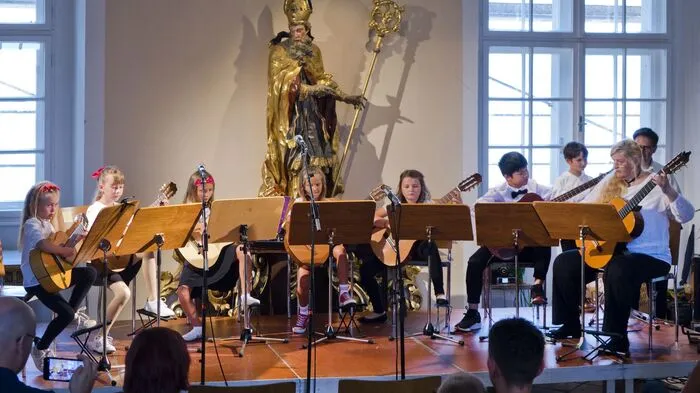 Das Gitarrencamp ist in der Steiermark eine einmalige Begegnungsstätte von Künstlern aus Österreich und vielen anderen Ländern. Das Festival findet von 22. bis 30. Juli statt.