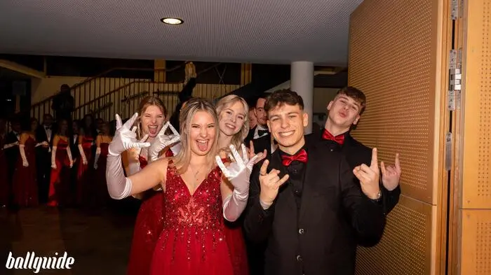 Klicken Sie sich durch die besten Fotos einer rauschenden Ballnacht!