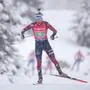 ABD0130_20241215 - HOCHFILZEN - ÖSTERREICH: Simon Eder (AUT) am Sonntag, 15. Dezember 2024, während des 4x7.5 km Biathlon Staffel-Bewerbs der Männer in Hochfilzen. - FOTO: APA/GEORG HOCHMUTH