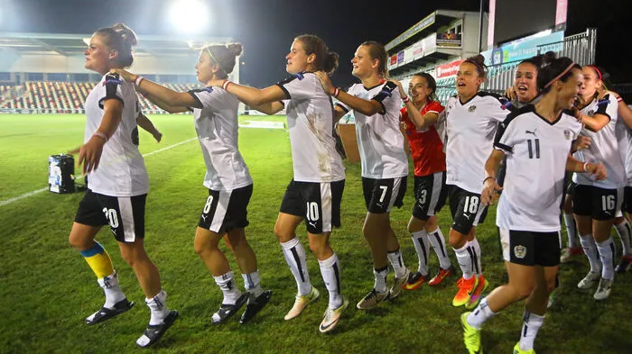 Ein Unentschieden gegen Wales reichte österreichs Damen-Nationalteam, um sich erstmals für eine EM zu qualifizieren. Klicken Sie sich durch die Bildergalerie.