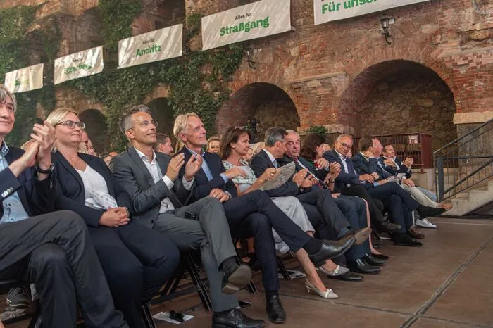 Klicken Sie sich durch die weiteren Bilder ...