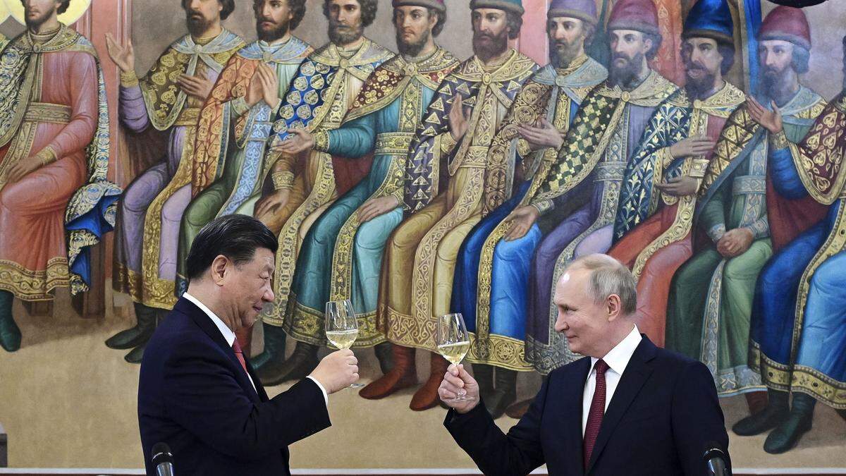 Xi teilte mit Putin nicht nur Lachs und Wachtelblinis