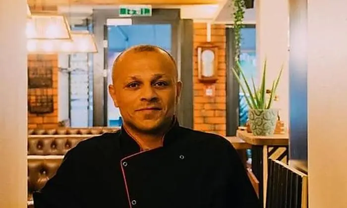 Ümit Baran freut sich über mehr Platz im Innen- und Außenbereich.