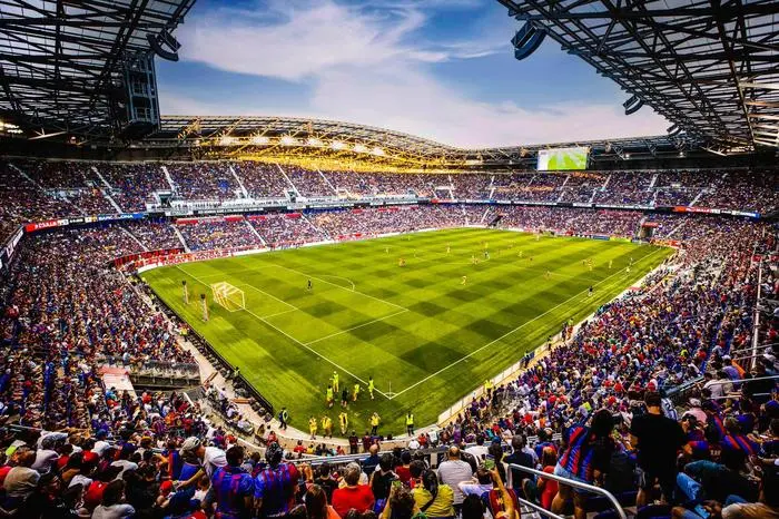 Das Wörthersee Stadion gibt es zweimal auf dieser Welt. Eines steht in Klagenfurt, das zweite in der Nähe von New York, in dem die Red Bulls ihre Heimspiele austragen.