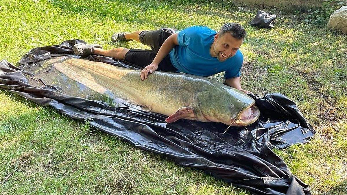 Roland Wernbacher mit seinem Monsterfisch