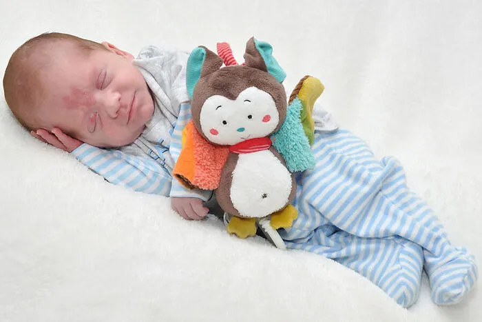 Maximilian (1675 g, 39,5 cm) erblickte am 10. Juni um 23.45 Uhr das Licht der Welt. Mit Bruder Samuel macht er das Glück von Annamaria und Patrick Fojan aus Fresach perfekt.