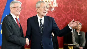 Peter Kaiser wurde zum dritten von Alexander Van der Bellen als Kärntner Landeshauptmann angelobt