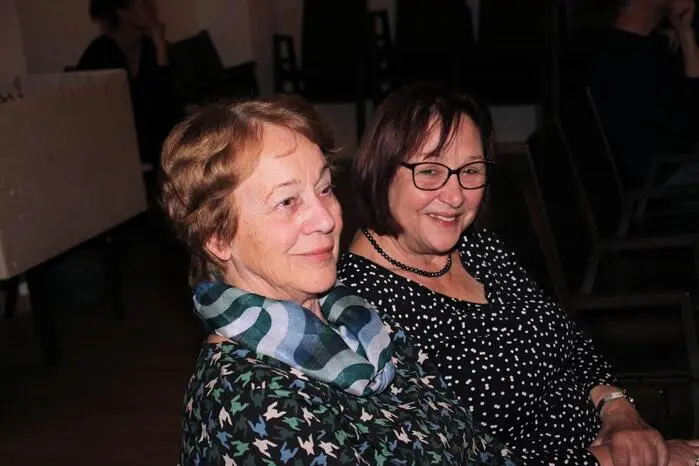 Viel Spaß mit den Fotos vom unterhaltsamen Abend
