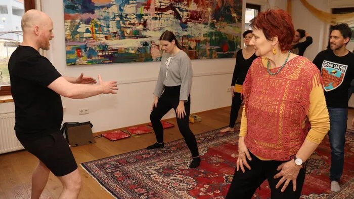 Klicken Sie sich durch die Fotos vom Haka-Workshop!