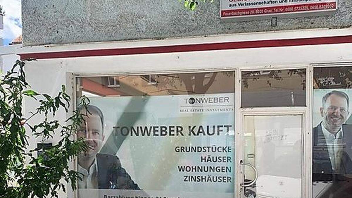 Auch per Plakat sucht Tonweber Immobilien in Graz