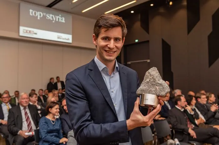 Top in der Kategorie Innovation ist Hermann Stockinger. Sein Start-up Easelink entwickelte eine völlig neuartige Ladetechnik für Elektroautos, die ohne Steckdosen und Ladekabel auskommt.