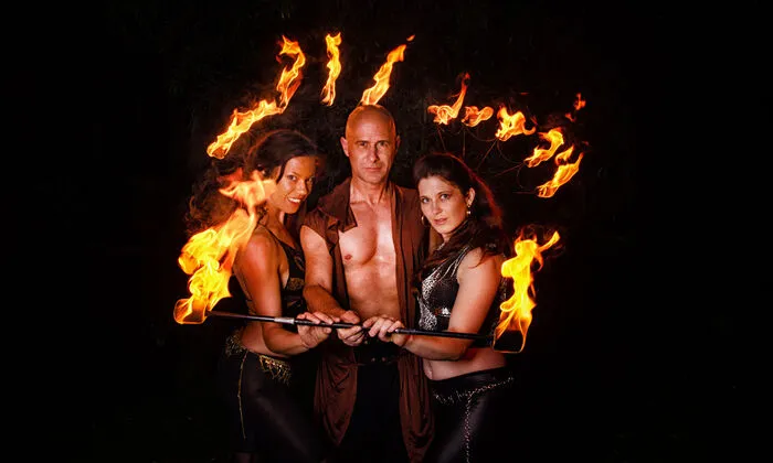 Flamare Magica bietet eine Feuershow der Sonderklasse