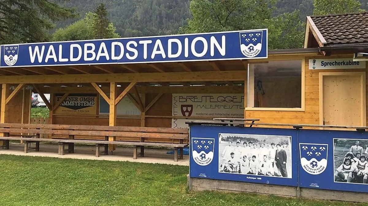 Das Stadion in neuem Glanz: Viele halfen mit, es nach den Sturmschäden von Oktober 2018 zu sanieren