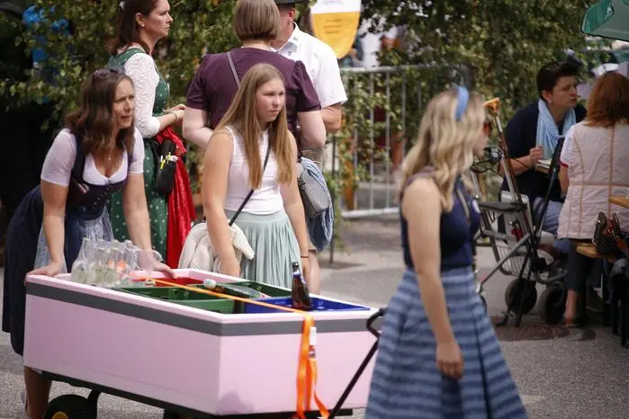 Das Motto „Ois fia d’Fisch“ passte zum Ort: Rettenegg ist Heimat gleich mehrerer Fischzuchtbetriebe – 2025 eröffnete die Familie Kroisleitner etwa eine moderne Schaufischzucht samt Fischalm. 