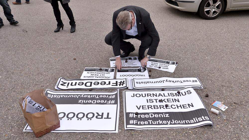 Protestaktion für in der Türkei inhaftierte Journalisten