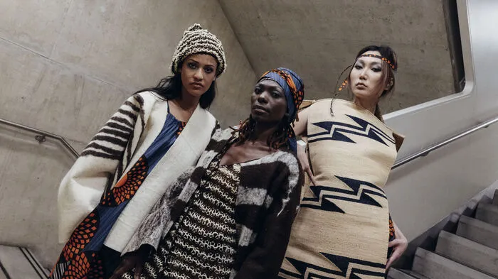 Designer und Designerinnen aus Ruanda und Österreich haben sich beim Projekt "Austria Rwanda Fashion Connect" gegenseitig inspiriert. Aus Graz waren Bettina Reichl (Odrowaz) und Karin Wintscher-Zinganel (kay double U) mit an Bord.