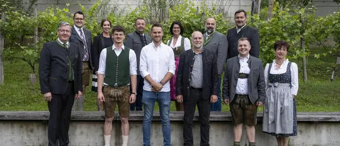 1. Reihe (v.l.): LW-Präsident Andreas Steinegger, Jonas Kienreich, Andreas Schweitzer, Siegfried Unz, Paul Vakon, Theresia Harrer (ARGE Meister:innen-Sprecherin). Marlies Haas war beim Fototermin leider verhindert