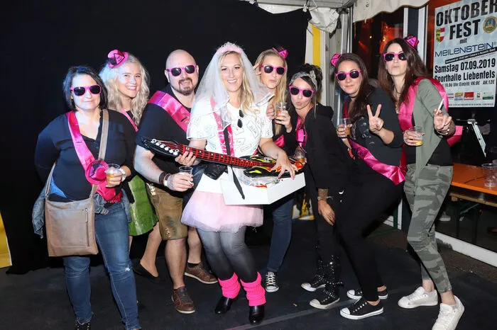 Judith Wurmitzer polterte mit ihren Freundinnen am Oktoberfest!