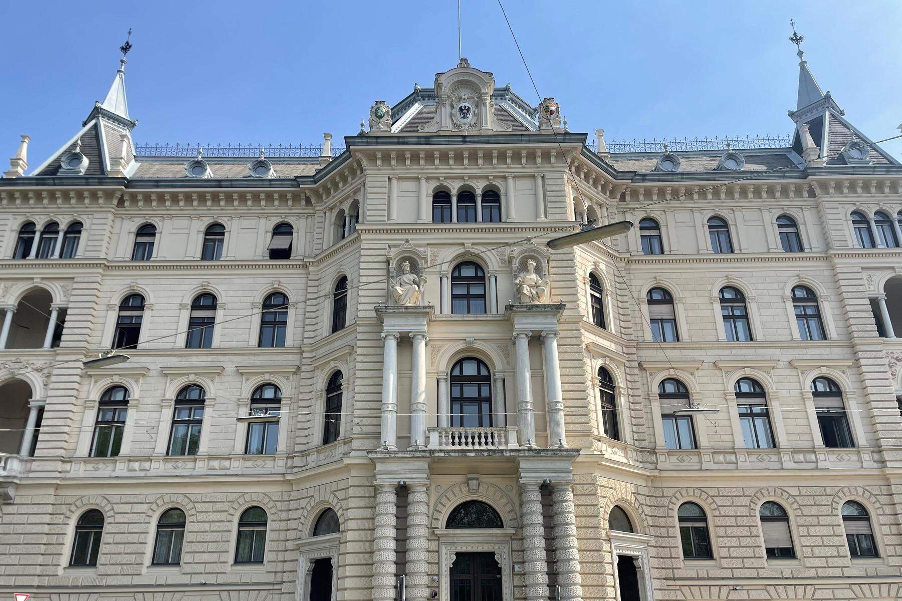 Personalnot an den Gerichten: FPÖ kritisiert Ministerin und warnt vor Schaden für die Wirtschaft