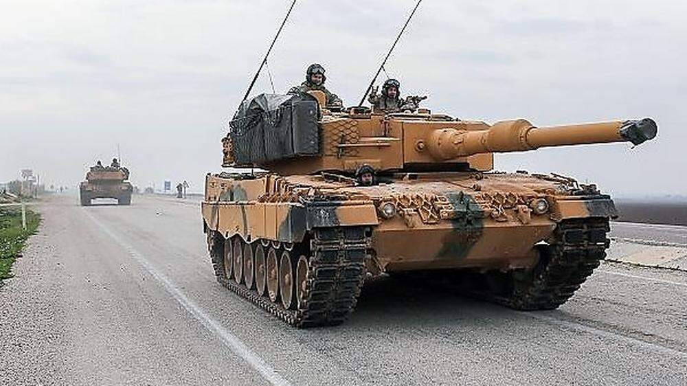 Deutscher Panzer des Typs &quot;Leopard 2&quot; der türkischen Armee