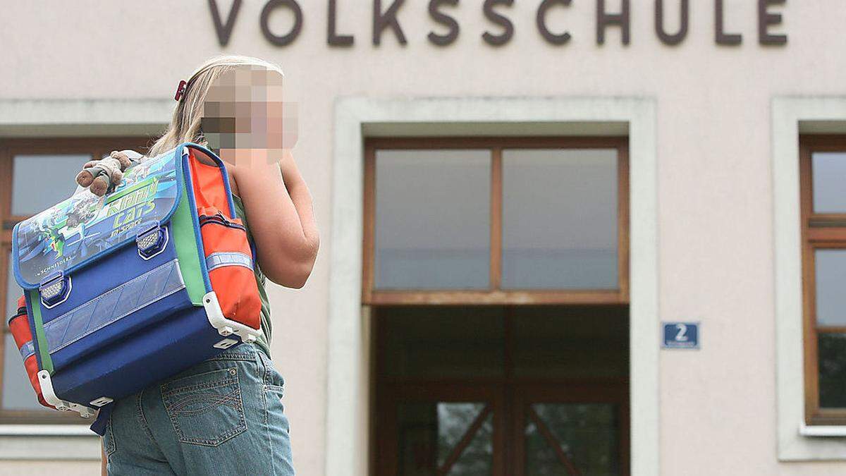 In Köflach soll ein Unbekannter versucht haben, eine Volksschülerin in sein Auto zu locken (Symbolfoto)