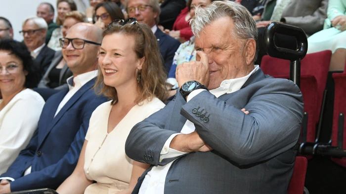 Hans Peter Haselsteiner, hier mit Maria Ladurner, ist Stammgast und großzügiger Gönner und Unterstützer des Ensemble Porcia in Spittal.