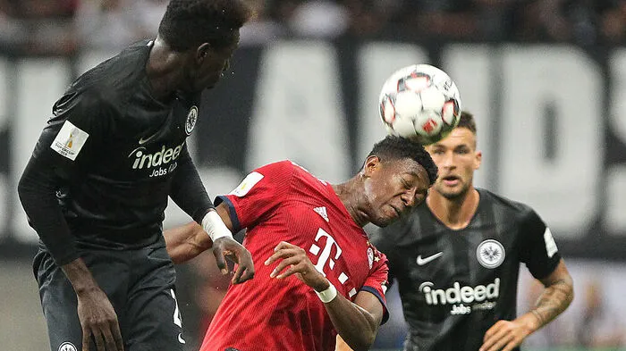 Danny da Costa (links) im Duell mit David Alaba