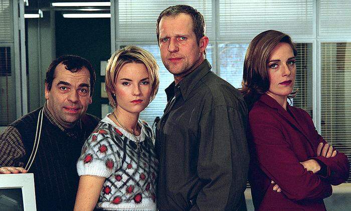 Harald Krassnitzer mit seinem Team im 1. "Tatort" 1999: Alois Frank, Loretta Pflaum und Gundula Rapsch