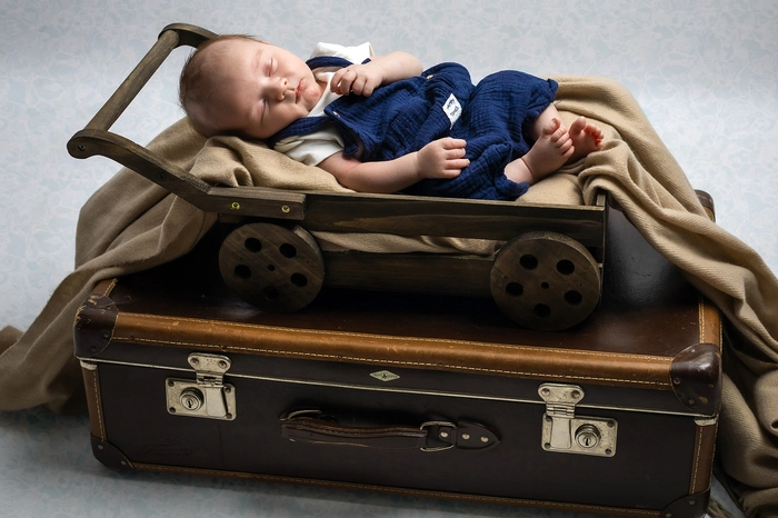 Fabian (3000 g, 49 cm) wird bei seinem ersten Fototermin perfekt in Szene gesetzt. Der junge Mann erblickte am 18. Juni um 1.14 Uhr im Landeskrankenhaus Wolfsberg das Licht der Welt. Die Eltern Melissa und Nicolas Kern sind überglücklich. Zuhause ist die junge Familie in St. Stefan.