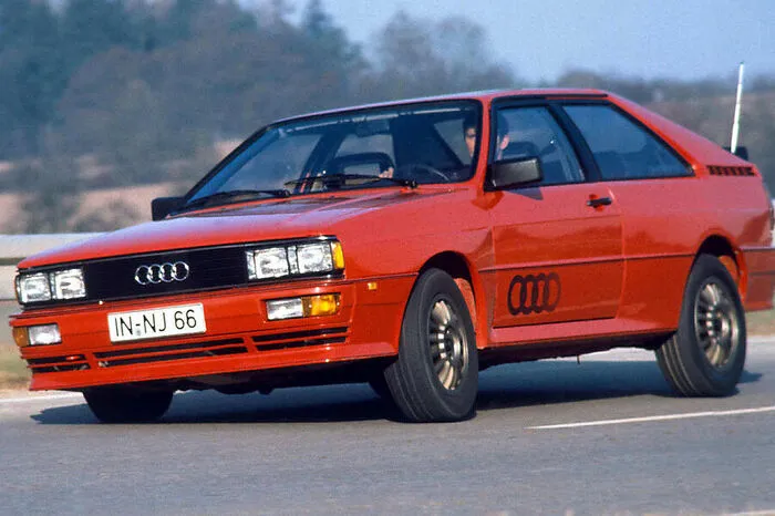 1977 überzeugte Piëch seine Vorstandskollegen davon, einen Audi mit Allradantrieb bauen zu lassen. 1978 wurde der erste Prototyp eines Allrad-Audis vorgestellt, der ab 1980 als Audi Quattro in Serie ging.