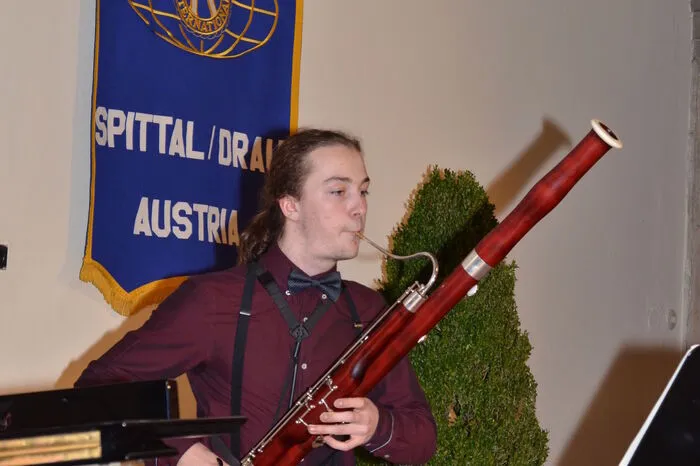 Solisten waren Johannes Puchreiter aus Pusarnitz mit Oboe und Gitarre sowie . . .