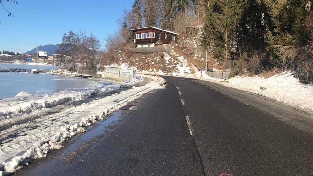 Die Fahrspur endet aktuell ohne Vorwarnung im Gegenverkehr