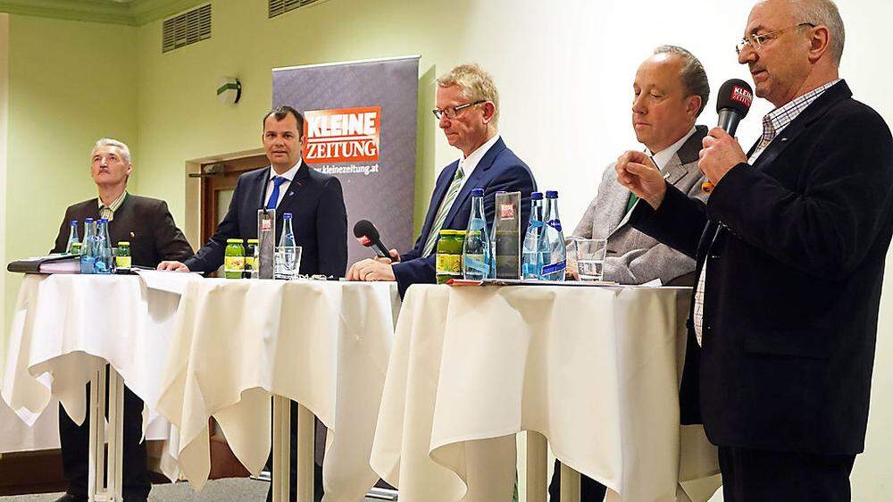 Von links: Siegfried Schneck (Freie Heimatliste), Wolfram Doberer (FPÖ), Moderator Ulf Tomaschek, Josef Kuss (ÖVP), Manfred Seebacher (SPÖ)