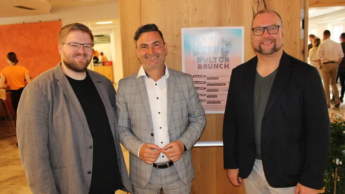 Die Veranstalter Lukas Joham, Bürgermeister und Kulturreferent Markus Lakounigg und Klaus Kniely (von links).