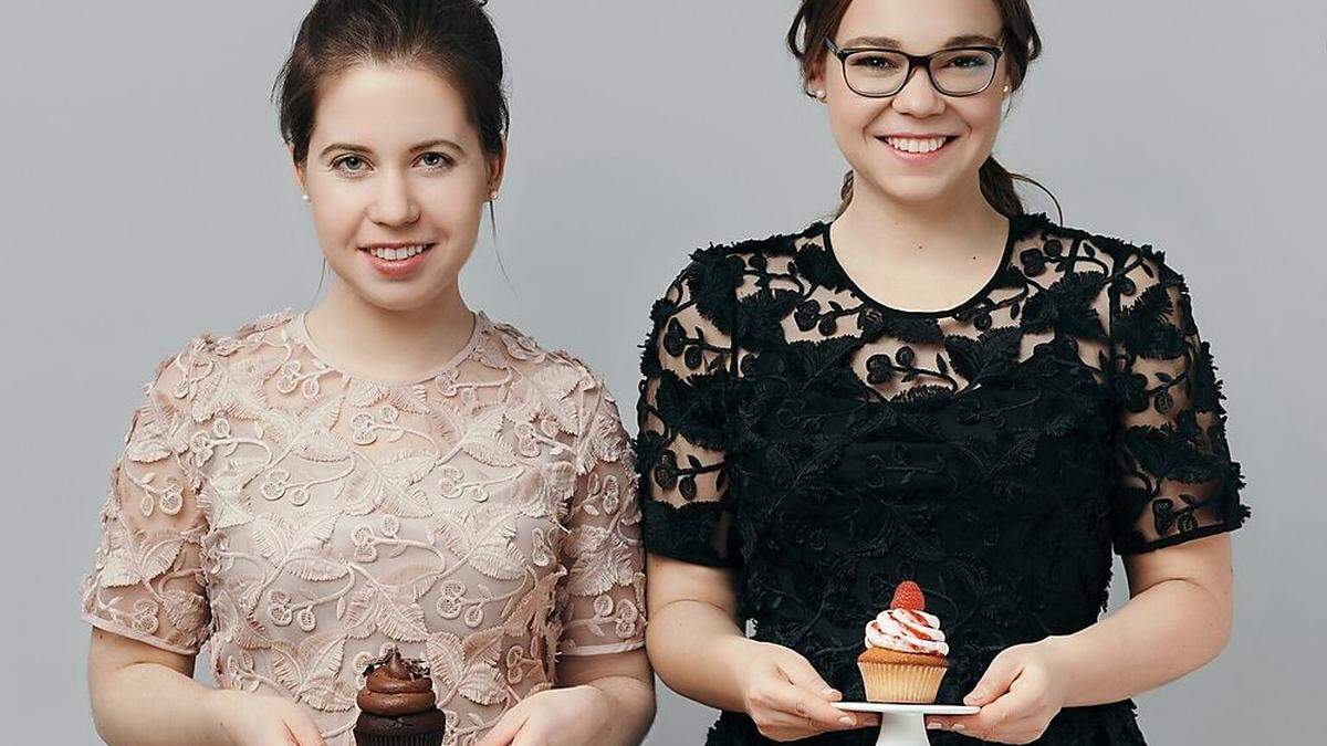 Elisabeth Köhl (28, links) und Vera Straschek (31, rechts) haben eine eigene Bachstube, die Mehlspeisenfräulein, in Graz 