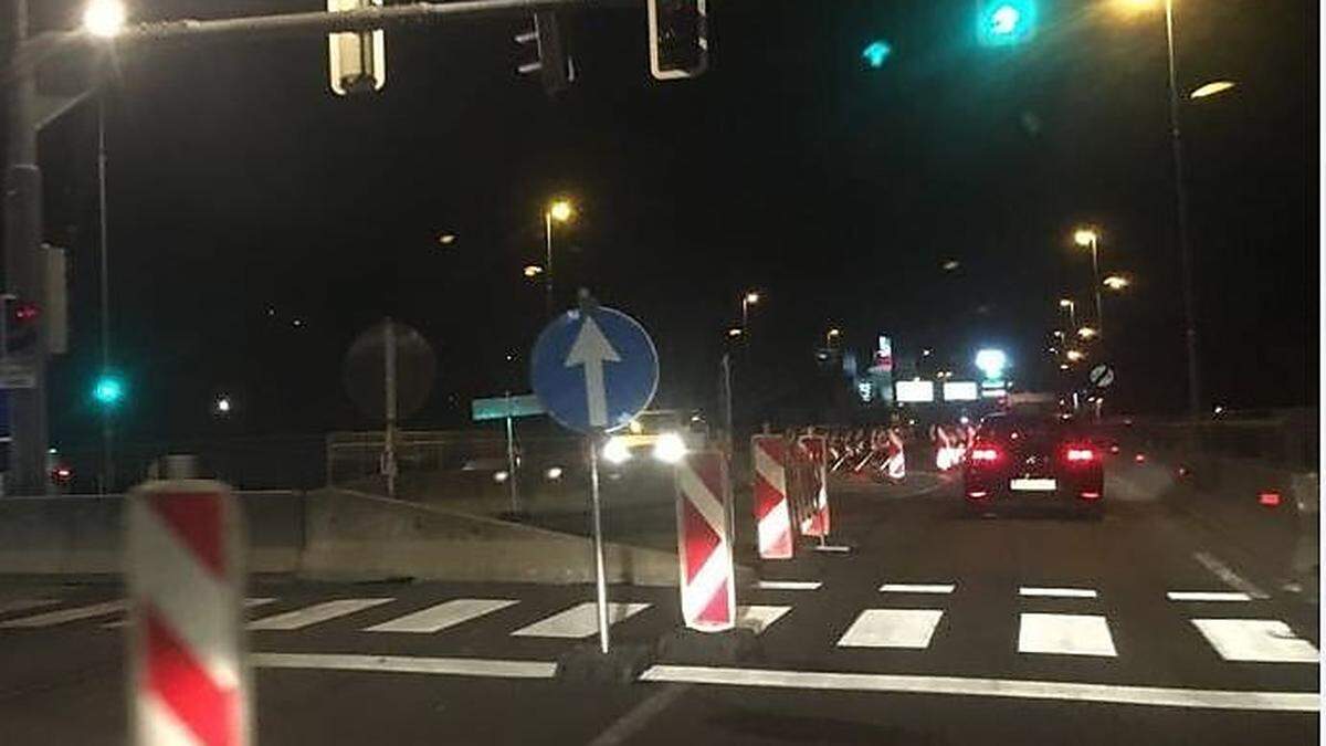 Derzeit ist die Seebachbrücke nur stadtauswärts befahrbar. In Richtung Villach ist die Brücke seit Freitag gesperrt