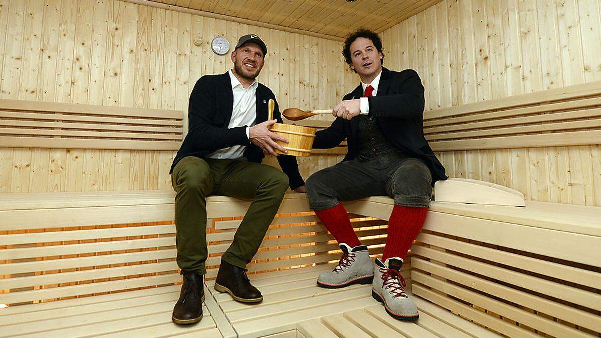 Hermann Maier und Rainer Schönfelder in der Sauna